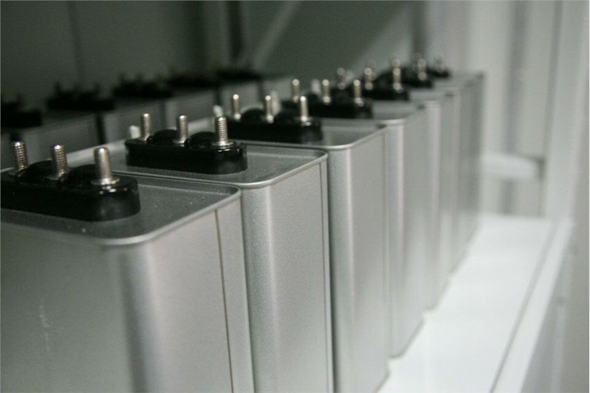 電容器能通過直流電嗎？為什么？